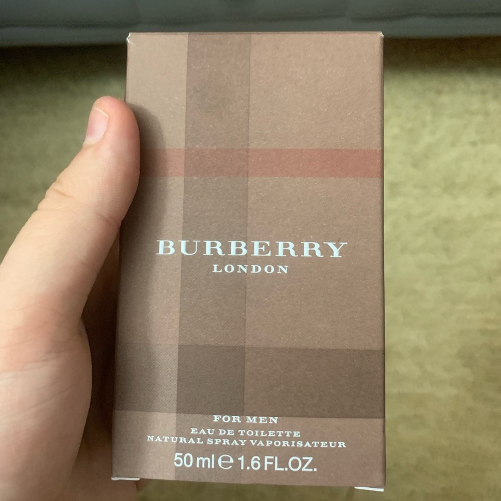 Mens Burberry London 50 ML (Never used!!)